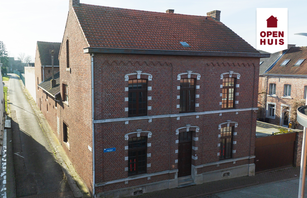 Open Huis op 09/11: Authentieke renovatiewoning met veel potentieel in Gingelom