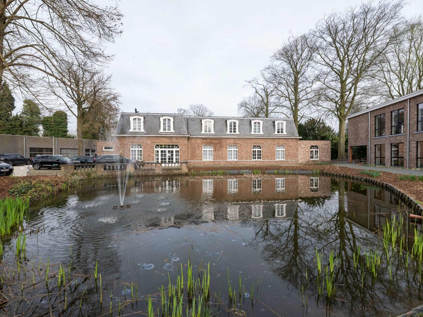 Centraal gelegen kantoorgebouw ca. 600m² op unieke locatie! 