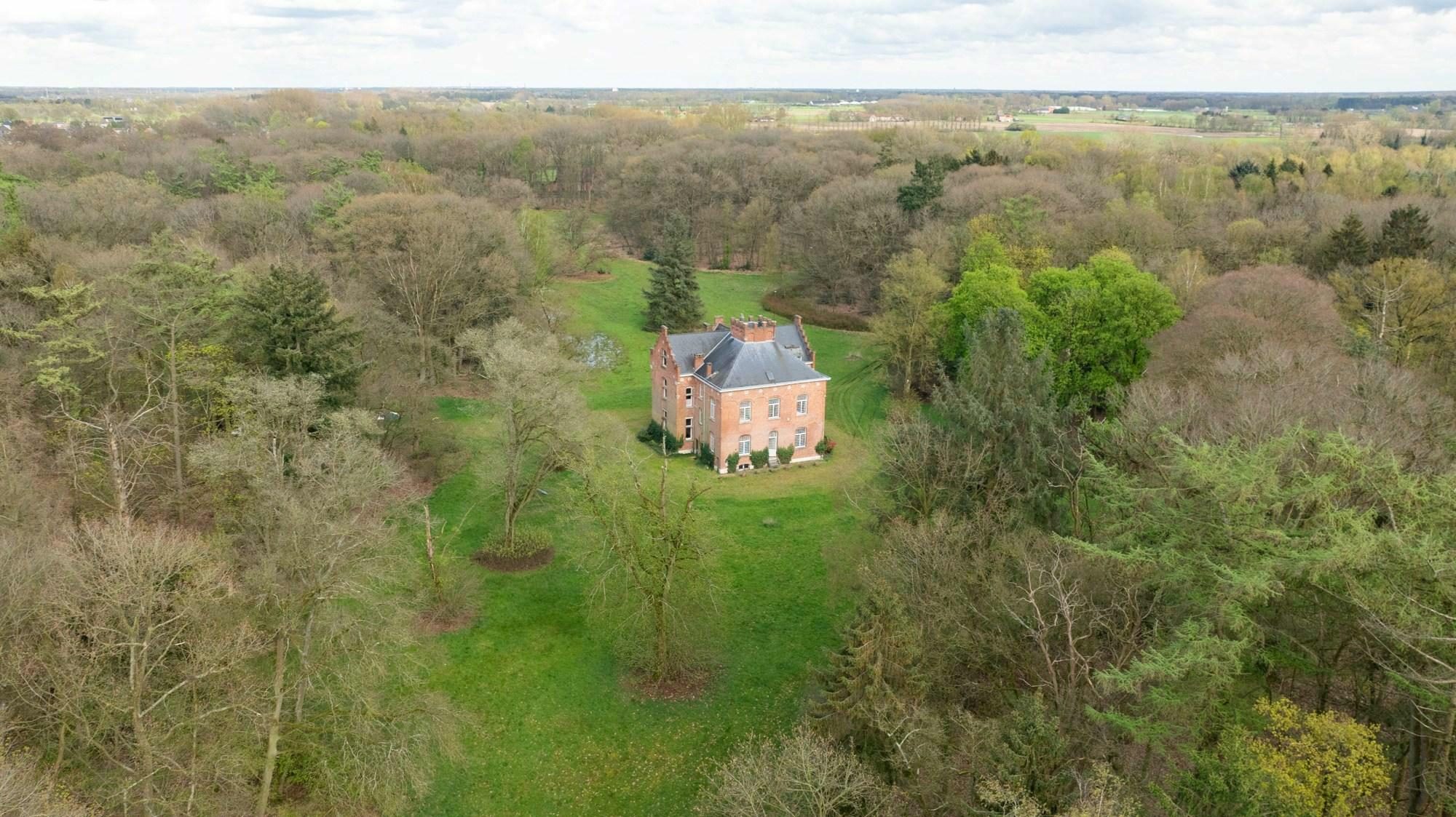 Prachtig landgoed met boswachterswoning op ca. 15ha62 in beschermd parkgebied te Geel