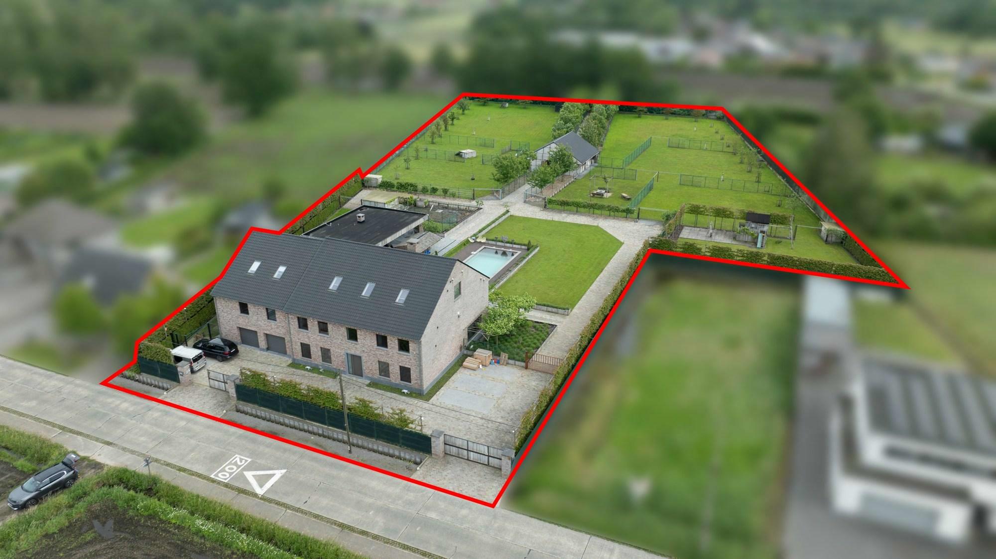 Exclusieve villa van 975m²  op een perceel van ca. 1,3 Ha