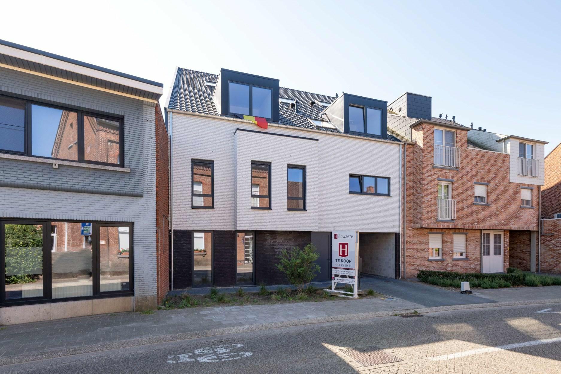 Energiezuinig nieuwbouw appartement met 3 slpks, tuin, carport en 3 autostaanplaatsen.