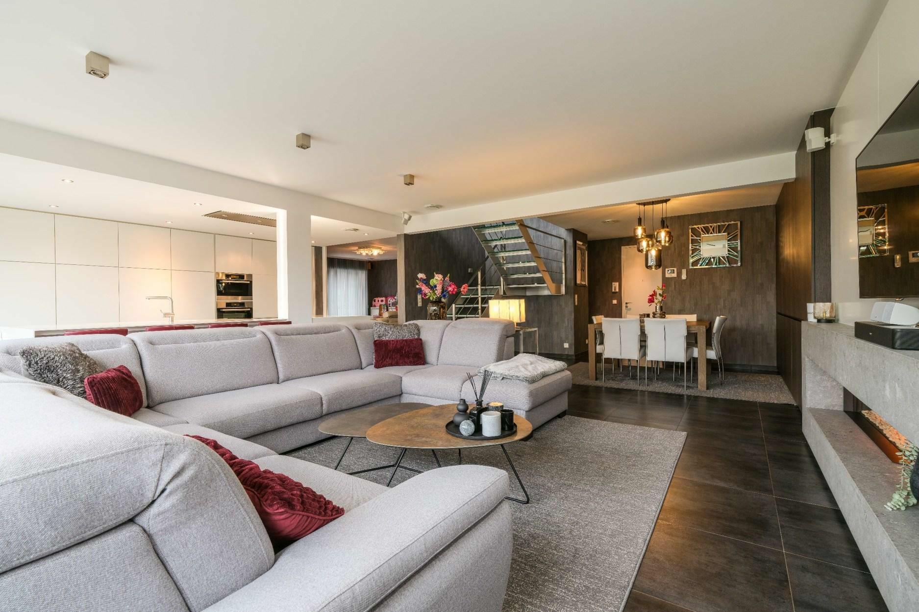 Modern en ruim duplex appartement van ca. 271 m² te Borsbeek