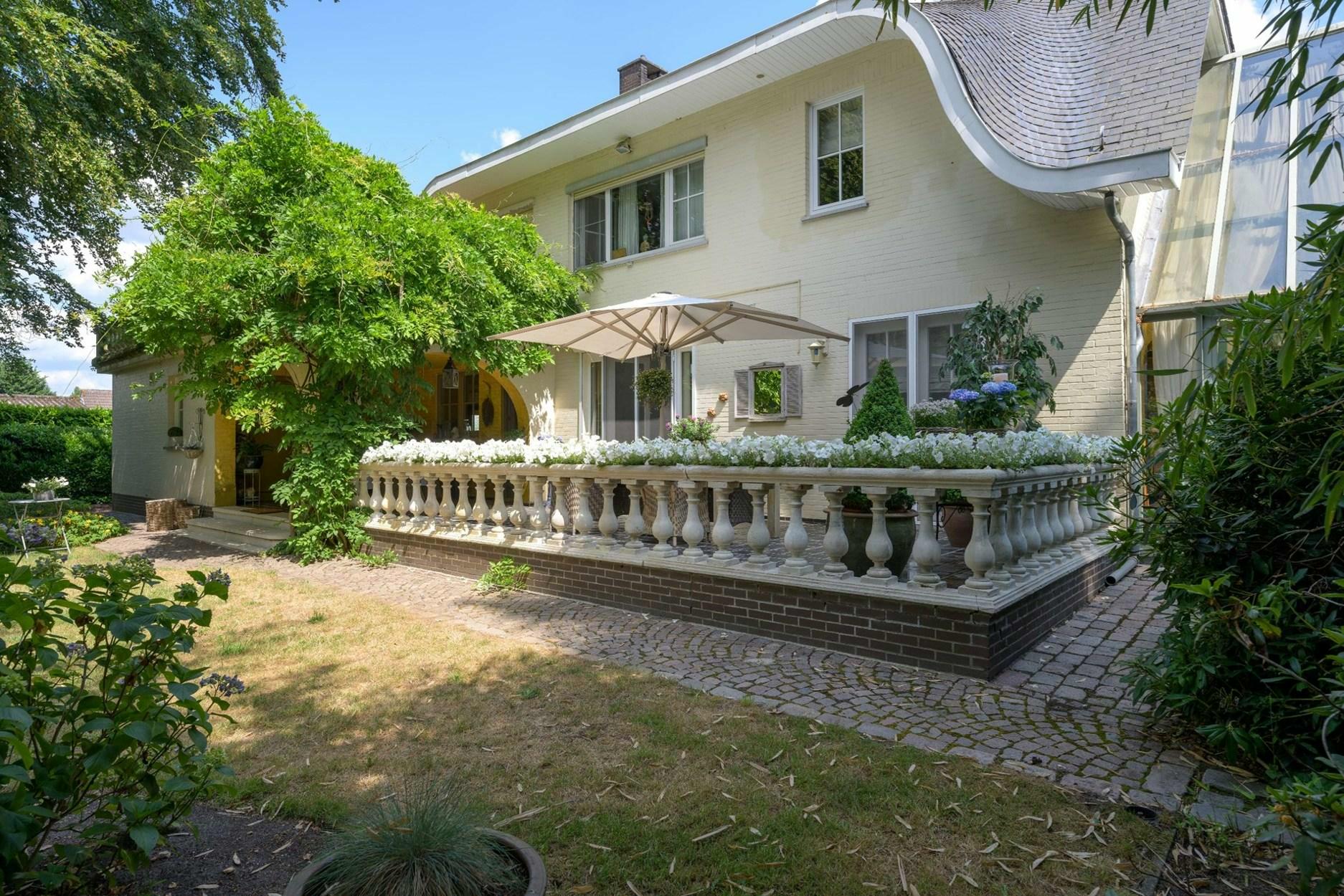 Statige villa met 4 slaapkamers op perceel ca. 1.284 m² te Geel 