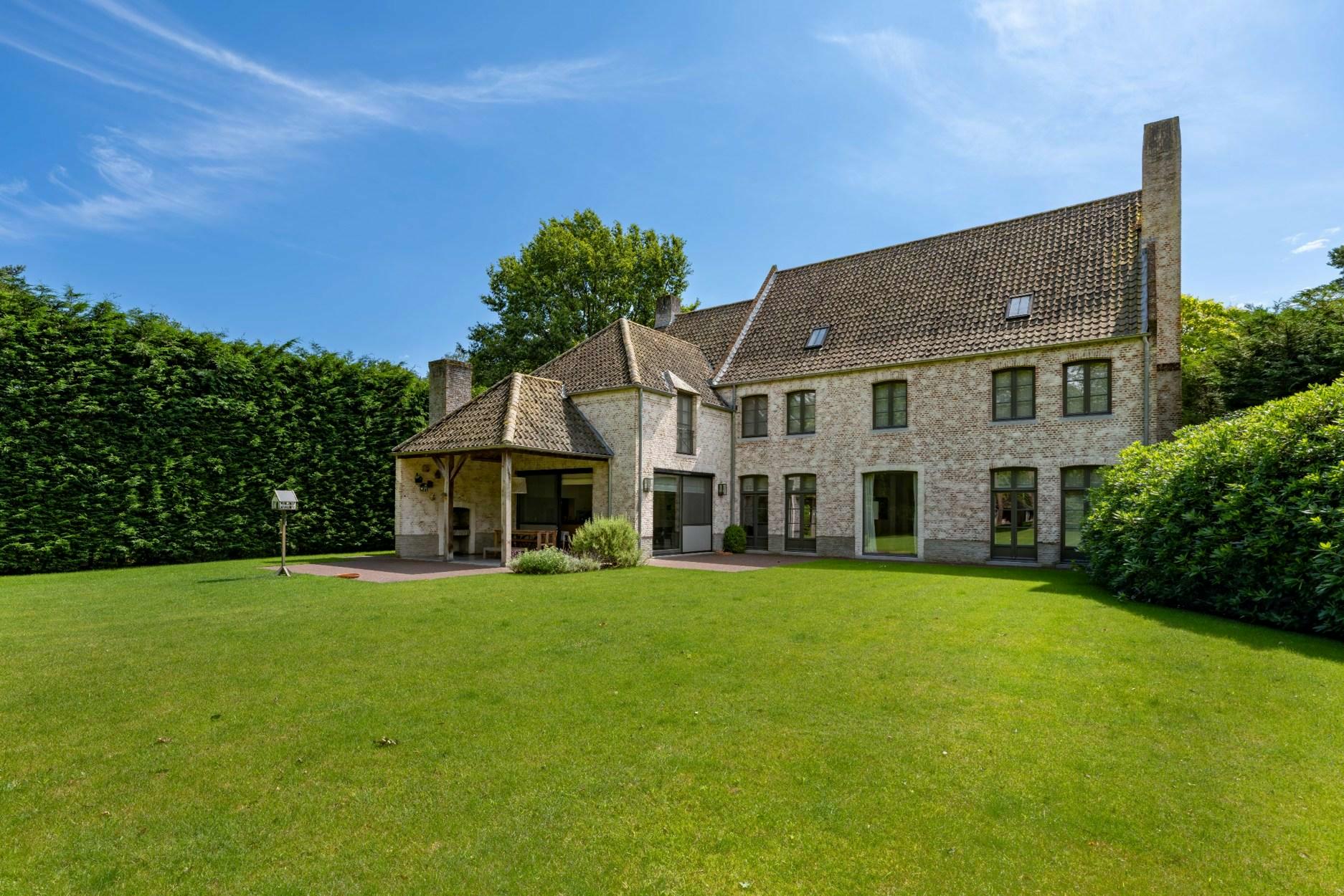 Luxueuze Manoir-villa met ca. 3.455m² grond (BJ 2008) 