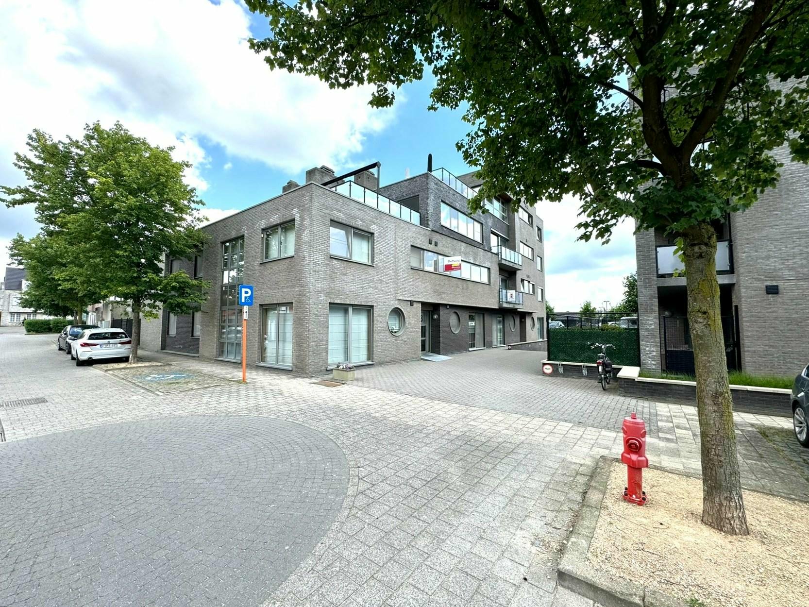 Instapklaar appartement met 2 slaapkamers op goede locatie vlakbij de nieuwe kaai