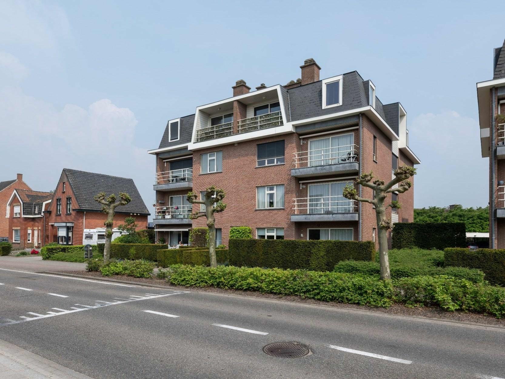 Instapklaar ruim en licht appartement met lift, parking, berging