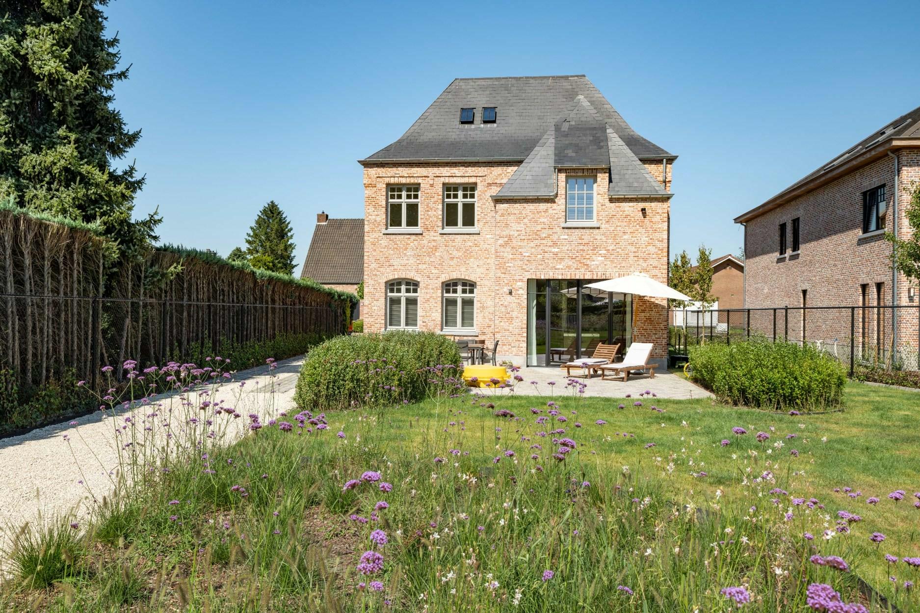 Villa (BJ 2023) op zuidperceel van 1850m² met topmaterialen