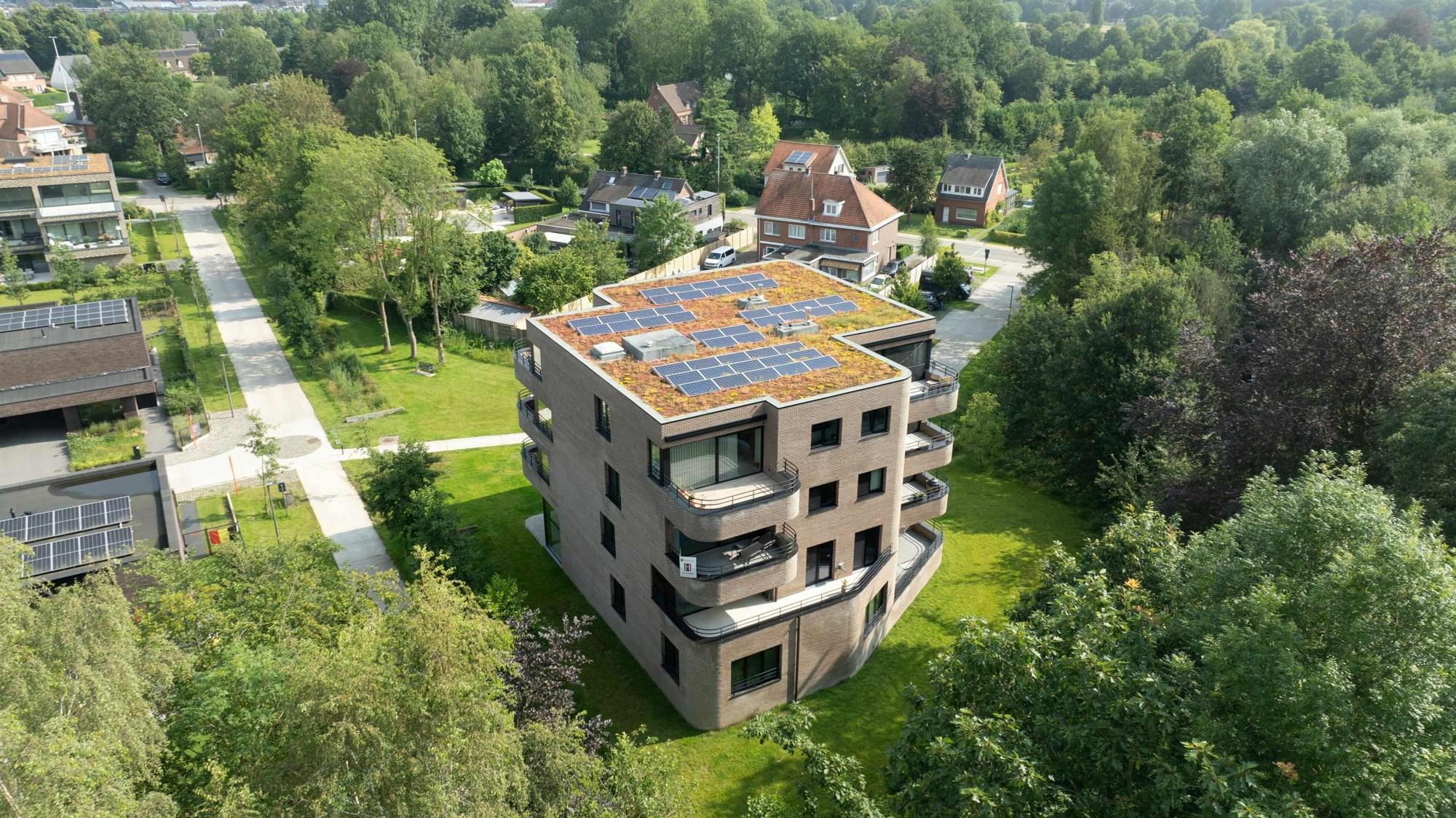 Energiezuinig zeer recent 2 slaapkamer-appartement met een magnifiek uitzicht op het groen.