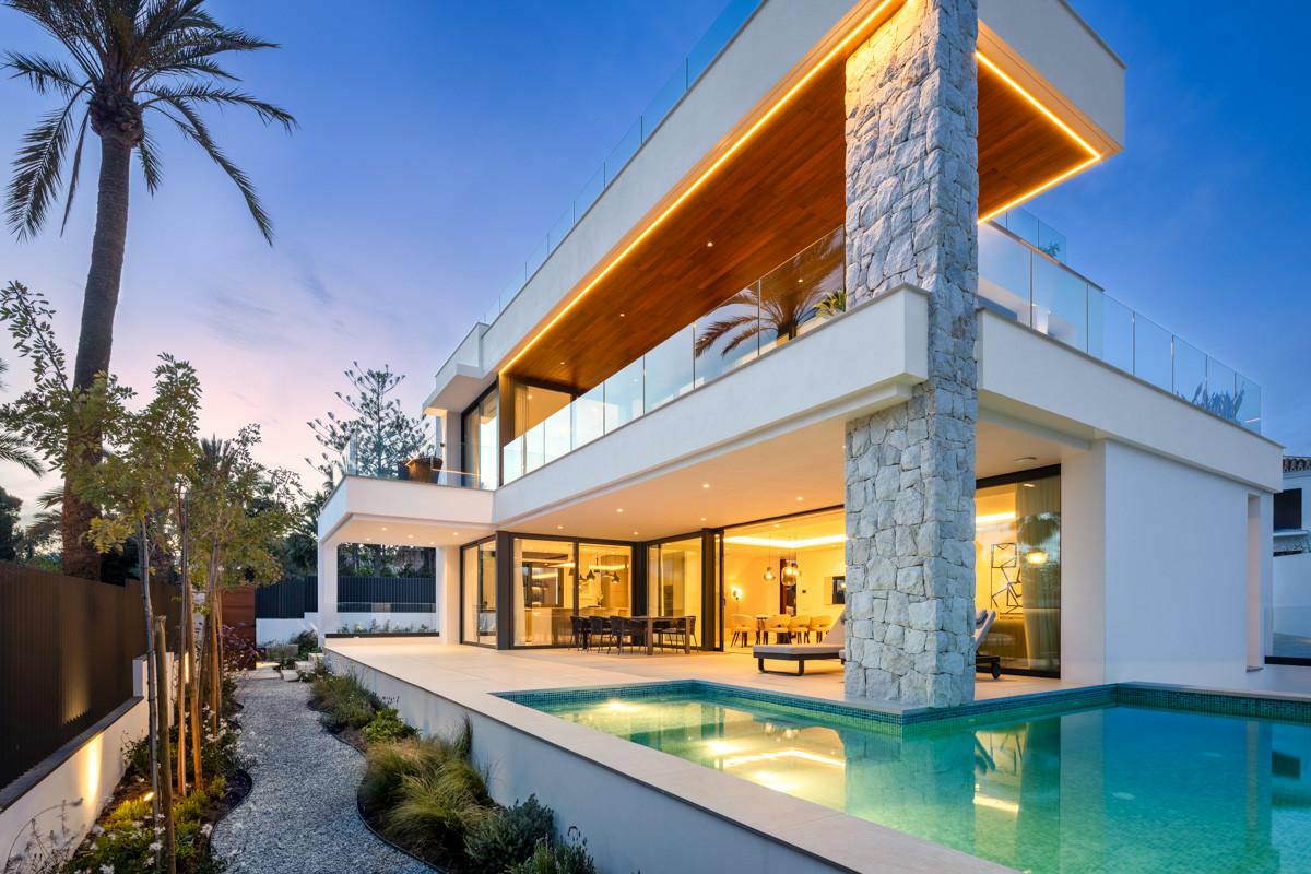 Spectaculaire villa vlakbij het strand in Marbella Oost