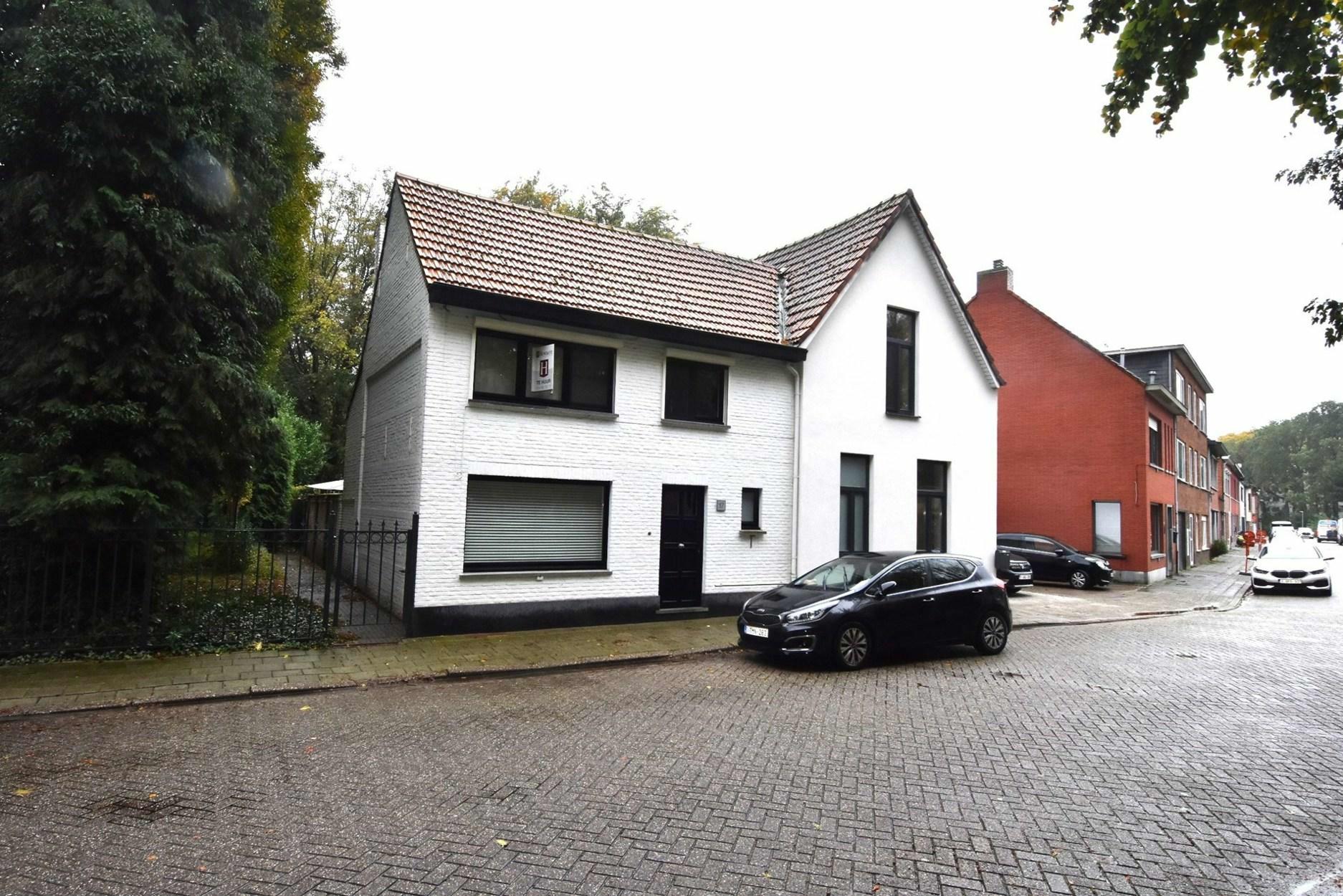 Tof gerenoveerde stadswoning met 3 slaapkamers en gezellige tuin