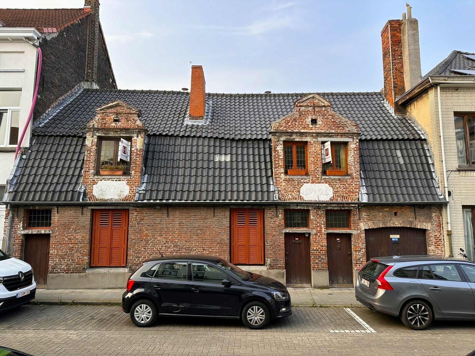 Historische woning met tuin en 4 slpk te Gent.