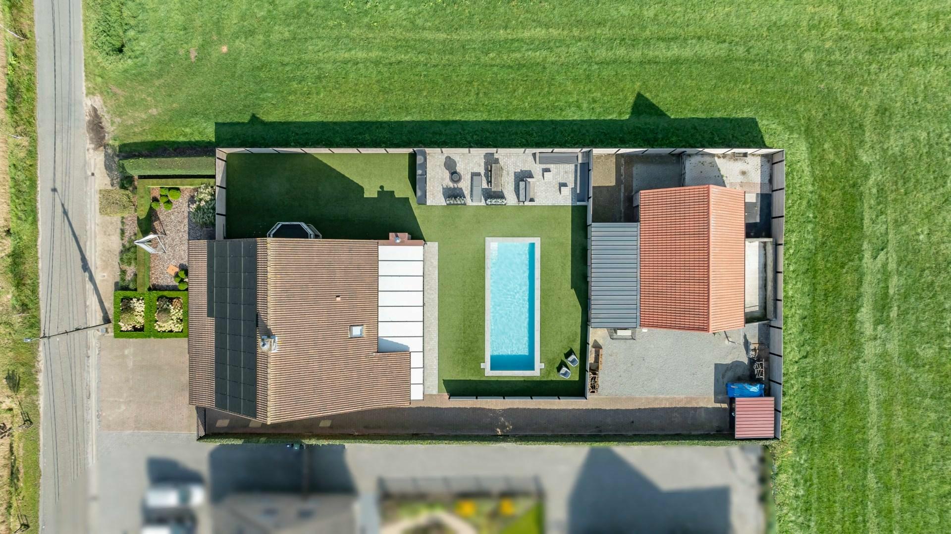 Villa met bijgebouw te Wuustwezel op een perceel van ca. 1.100 m²