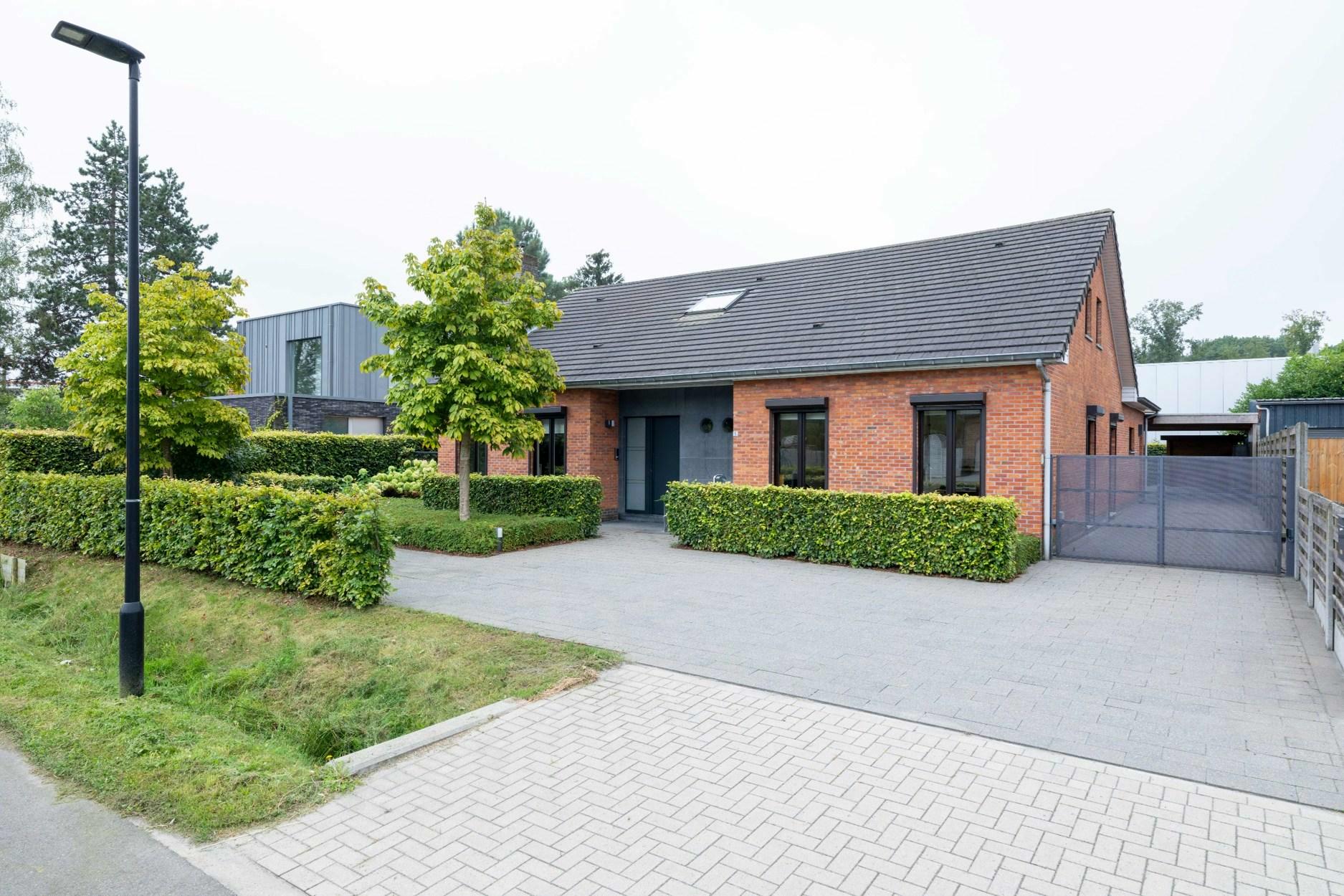 Gezellige, gerenoveerde woning met 6 slaapkamers en op een perceel van 790m² te Geel