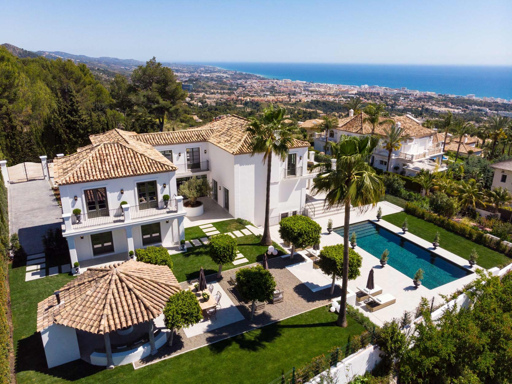 Prachtige villa die luxe en elegantie belichaamt in Sierra Blanca, Marbella