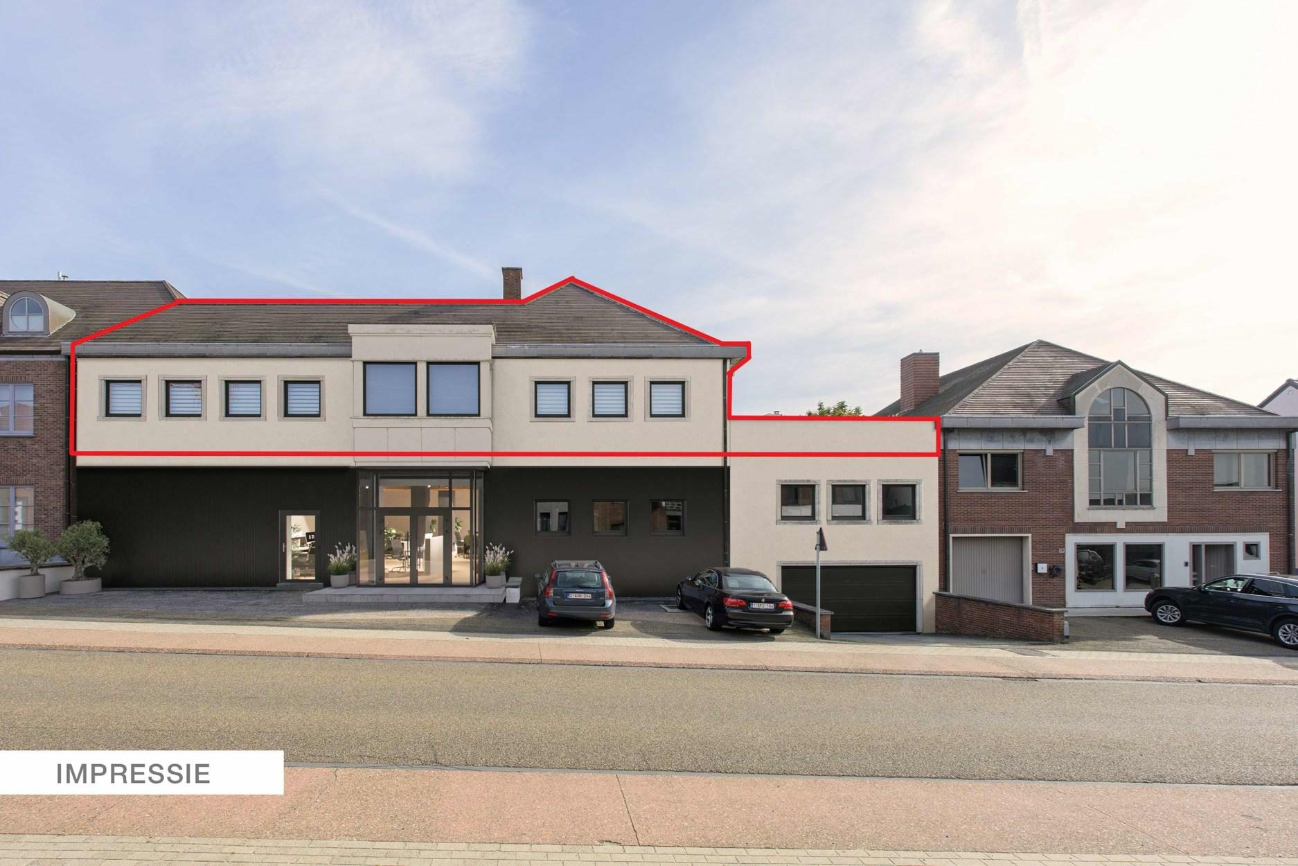 Gunstig gelegen penthouse van 517m2 met een terras van 225m2 te Lummen.