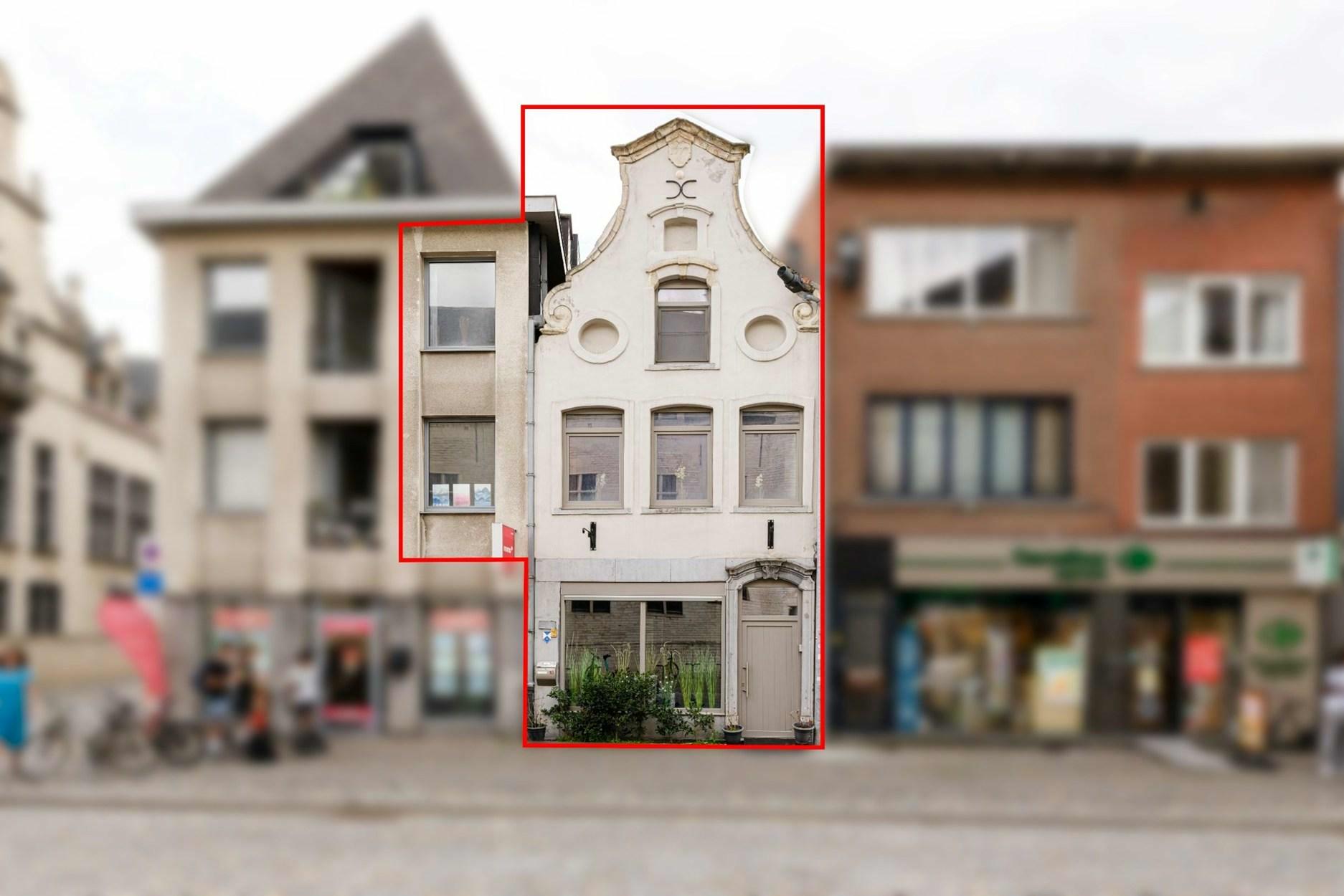 Commerciële ruimte met bovenliggende duplex te Mechelen 