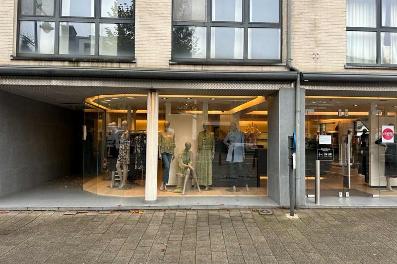 Commerciële winkel te Hoogstraten