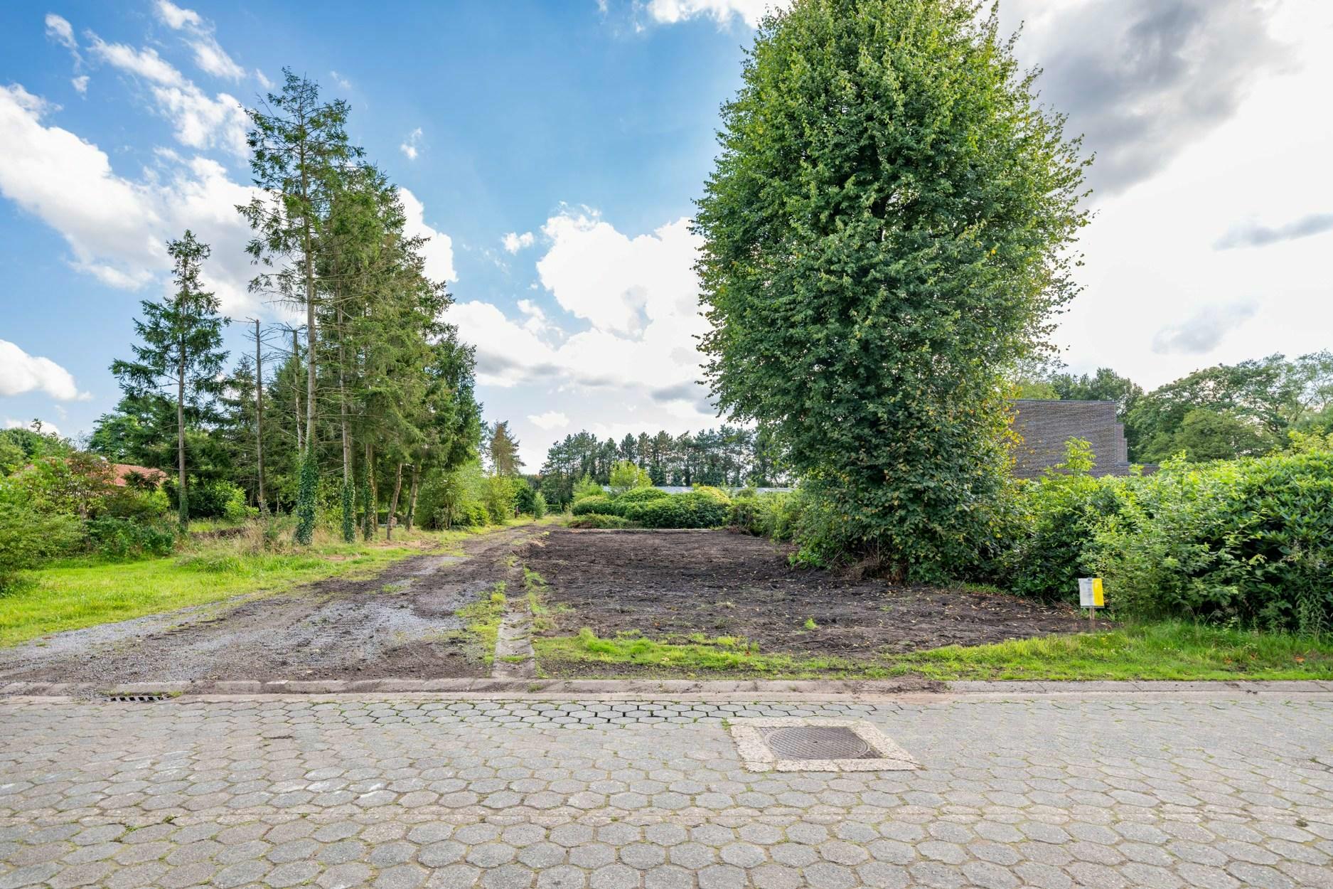 Zuidwest georiënteerde bouwgrond van ca. 1.058 m² nabij centrum Oosthoven