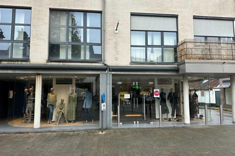 Commerciële winkel te Hoogstraten