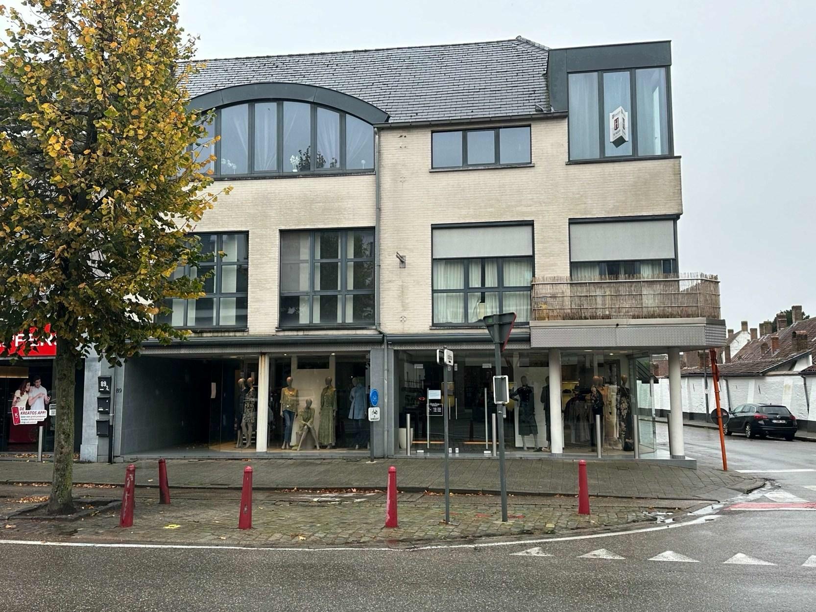 Commercieel kantoor/ winkelruimte op TOP locatie te Hoogstraten