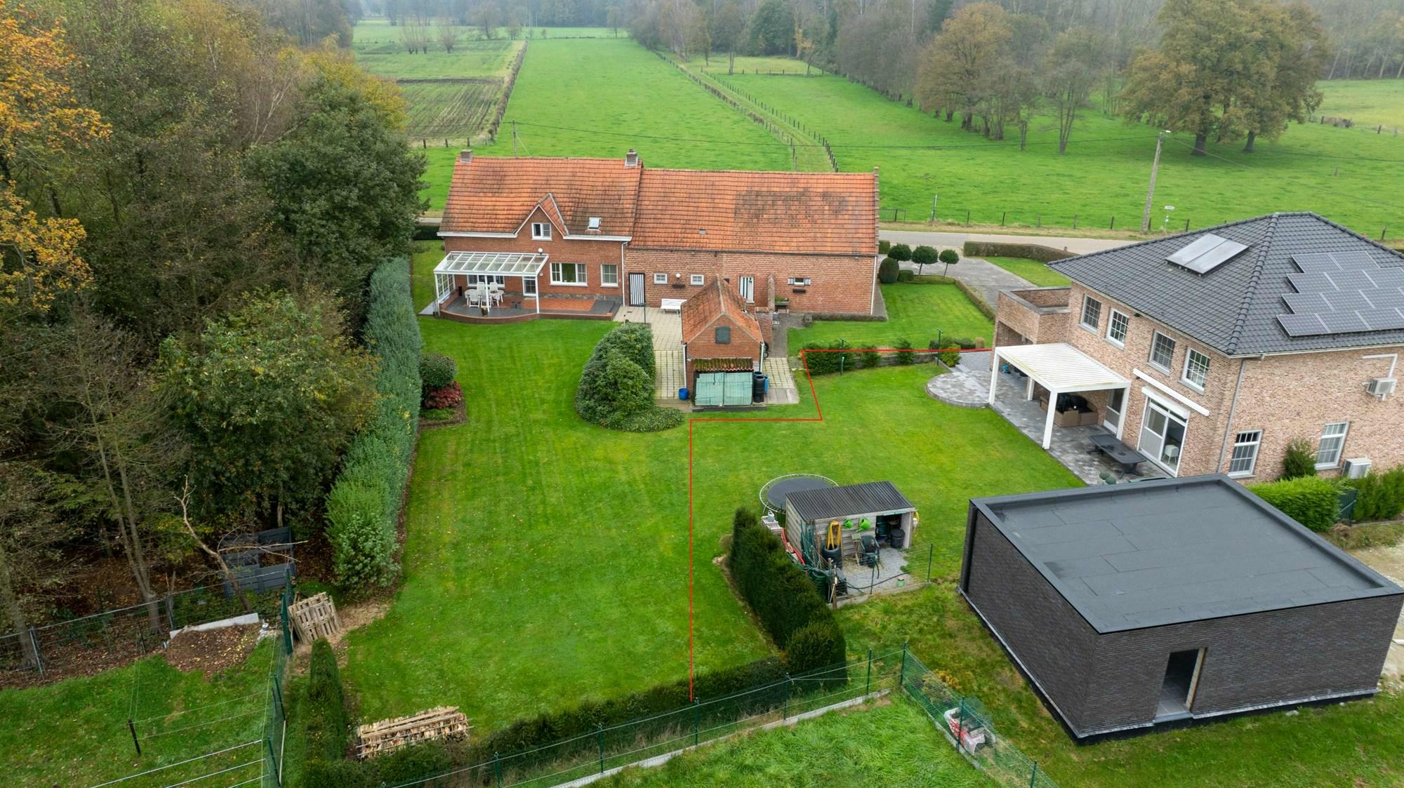 Mooi gelegen hoeve met 4 slaapkamers op perceel van 1.700 m² te Ham