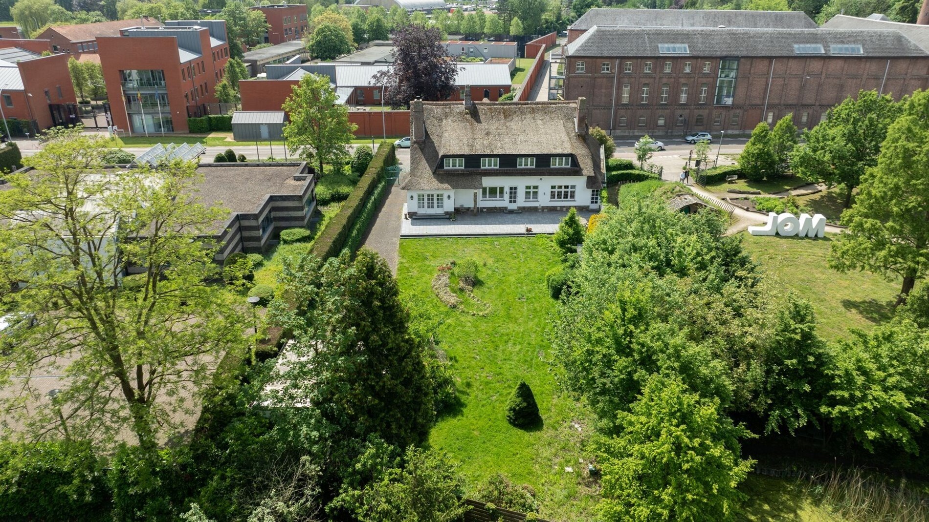 Statige villa met 5 slaapkamers op een perceel van 1250m²