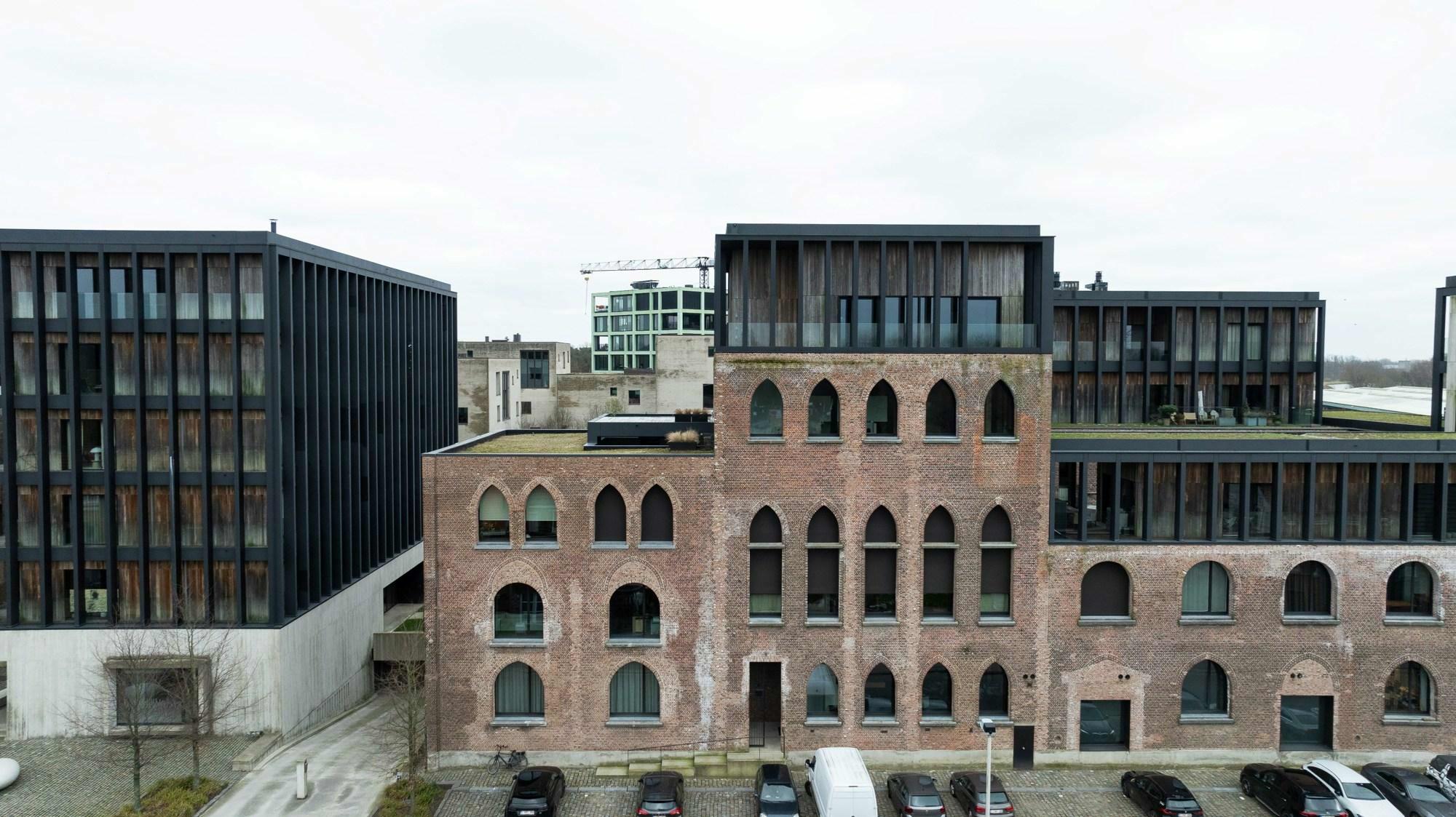 Schitterende High-end loft met groot terras aan de zonnige kant, met mogelijk 3 slpks en 2 badks