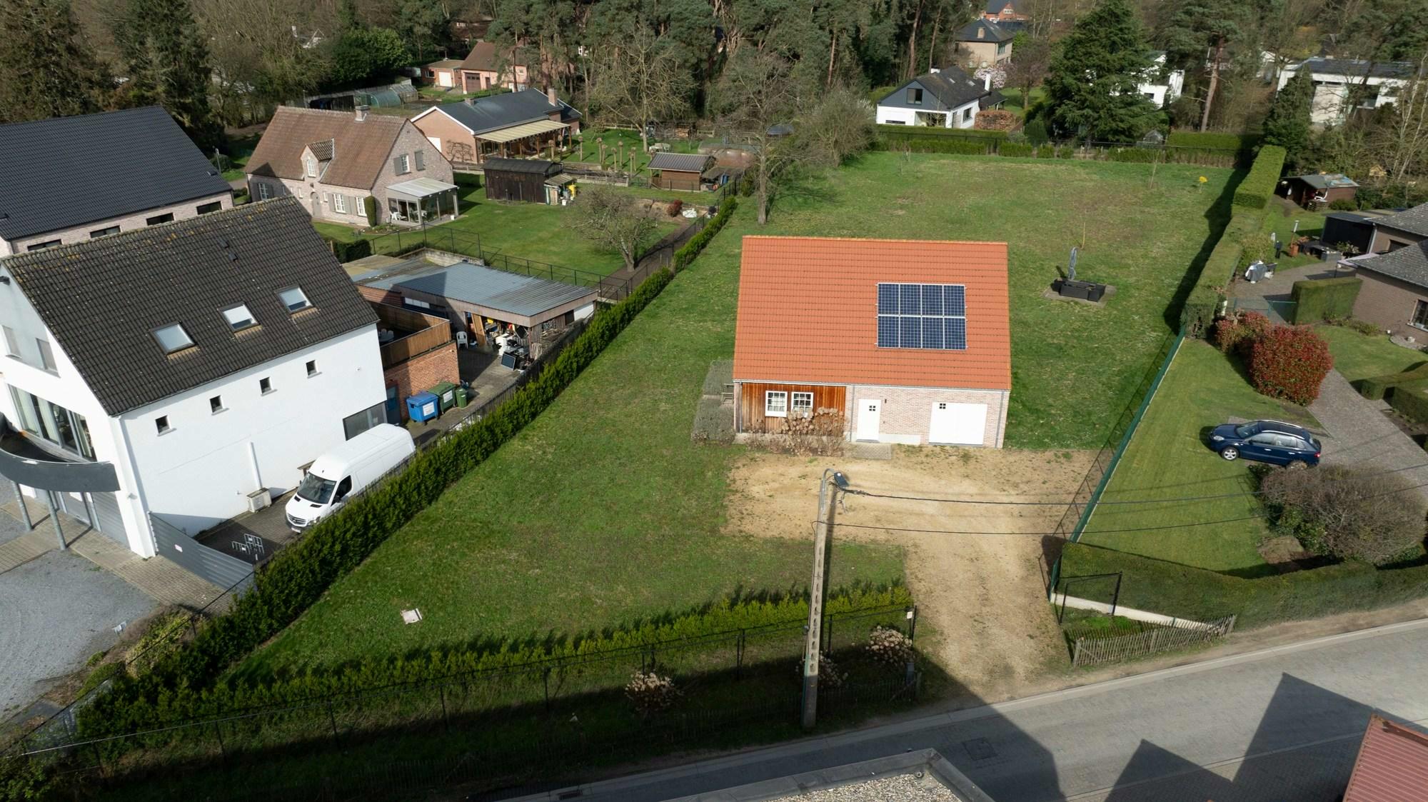 Gunstig gelegen charmante en energiezuinige woning op een perceel van 3292m²