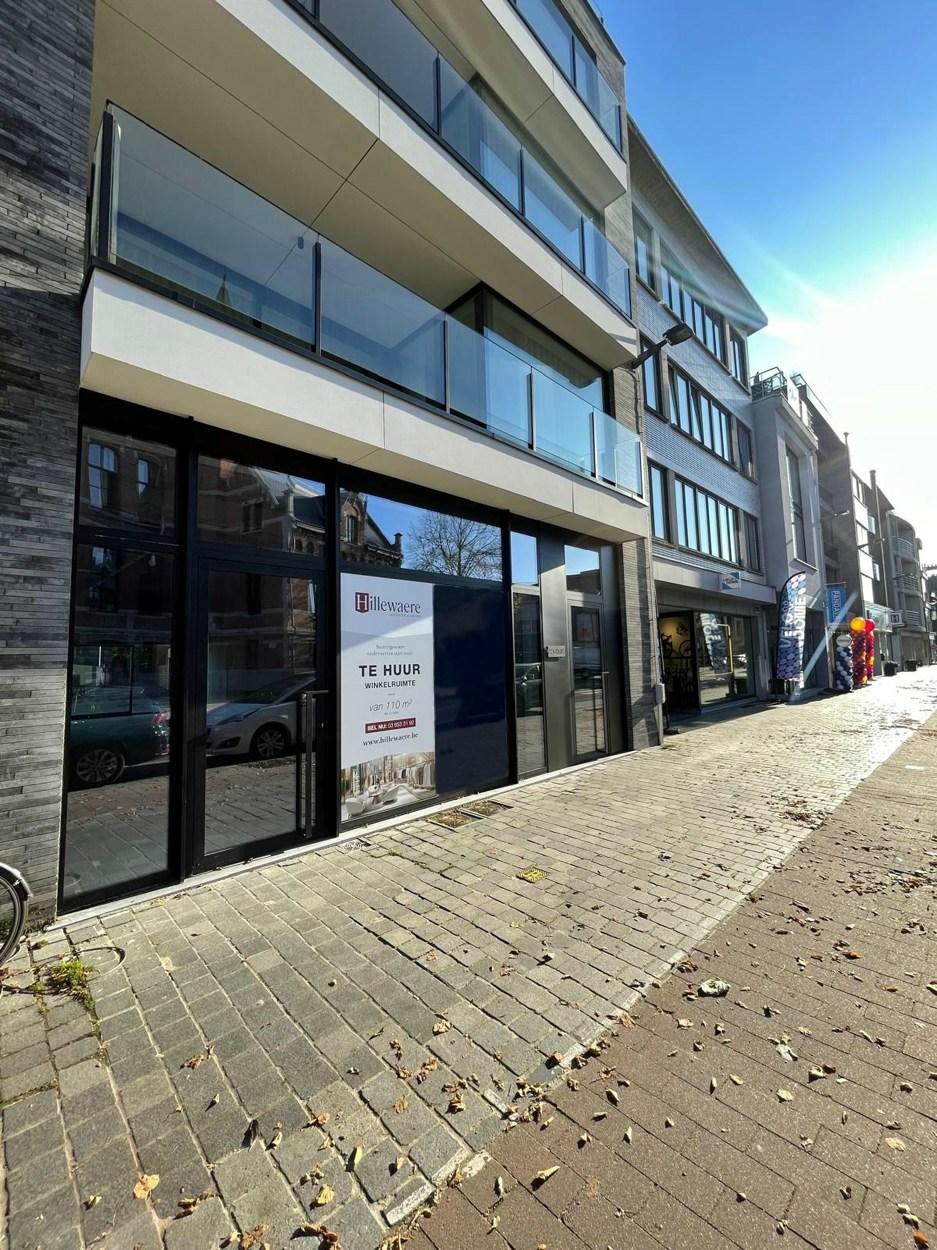 Nieuwbouw handelszaak in Brasschaat centrum!