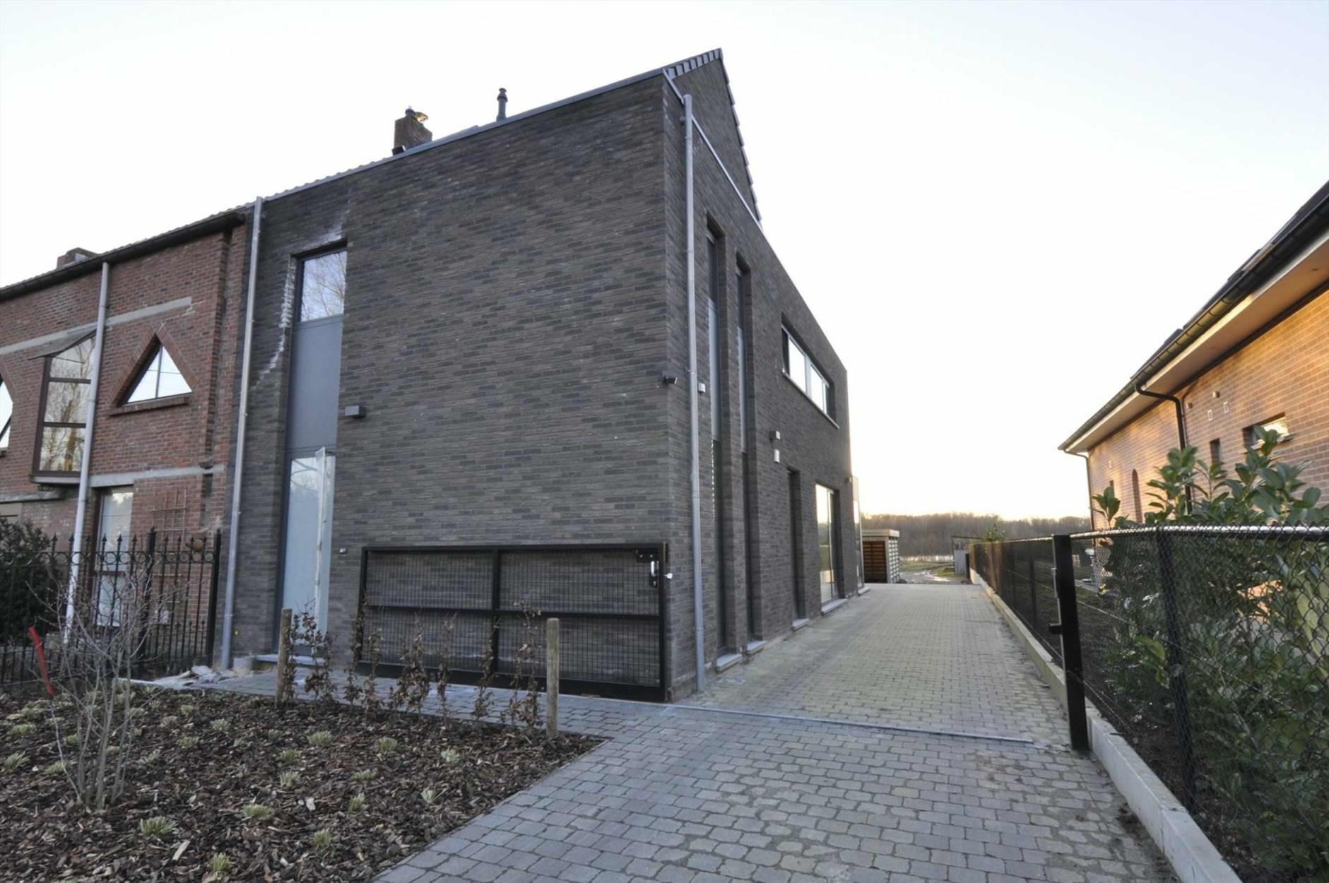 Gezinswoning met 3 à 4 slaapkamers en tuin