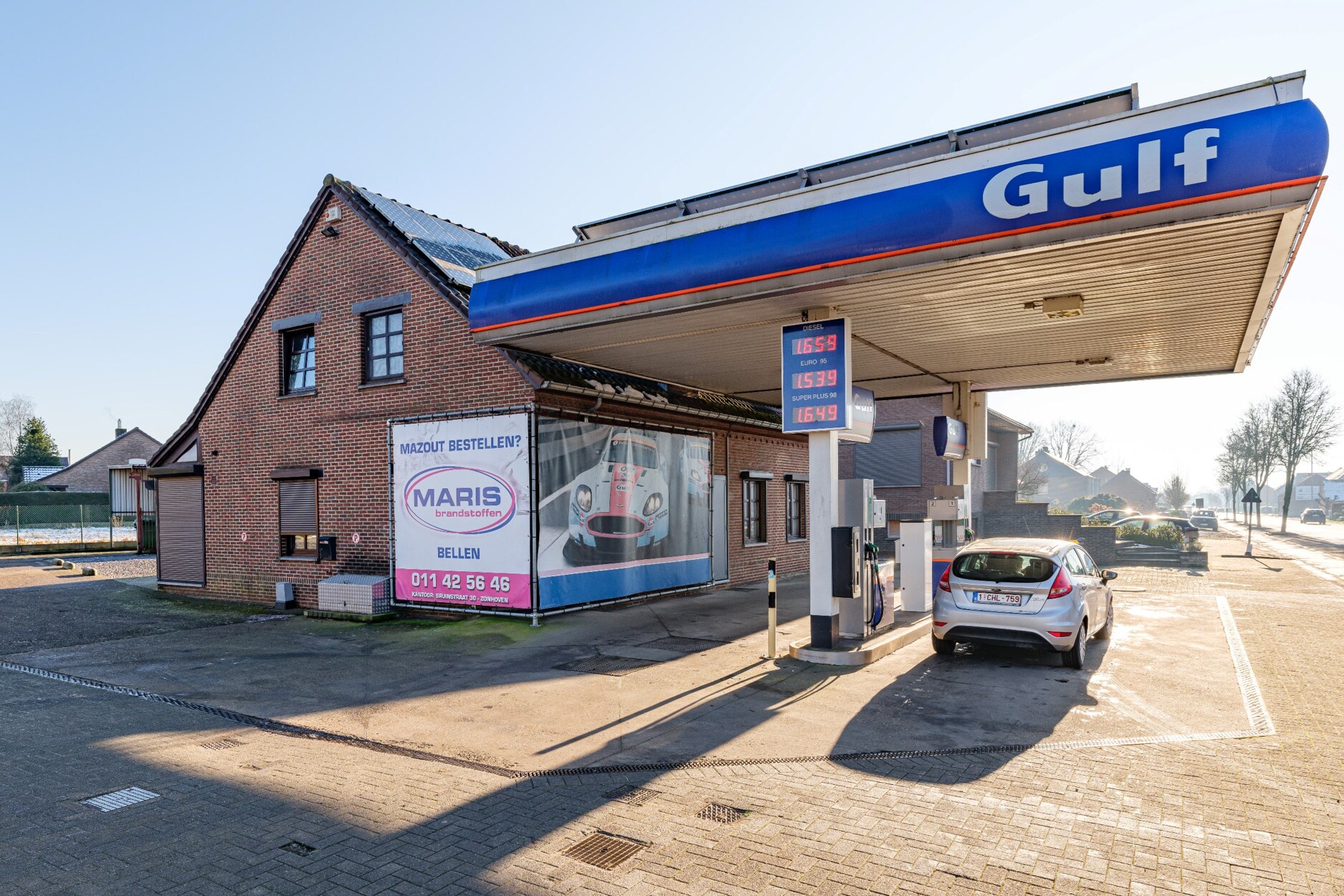 Topgelegen tankstation en woonst met 4/5 slaapkamers te Koersel