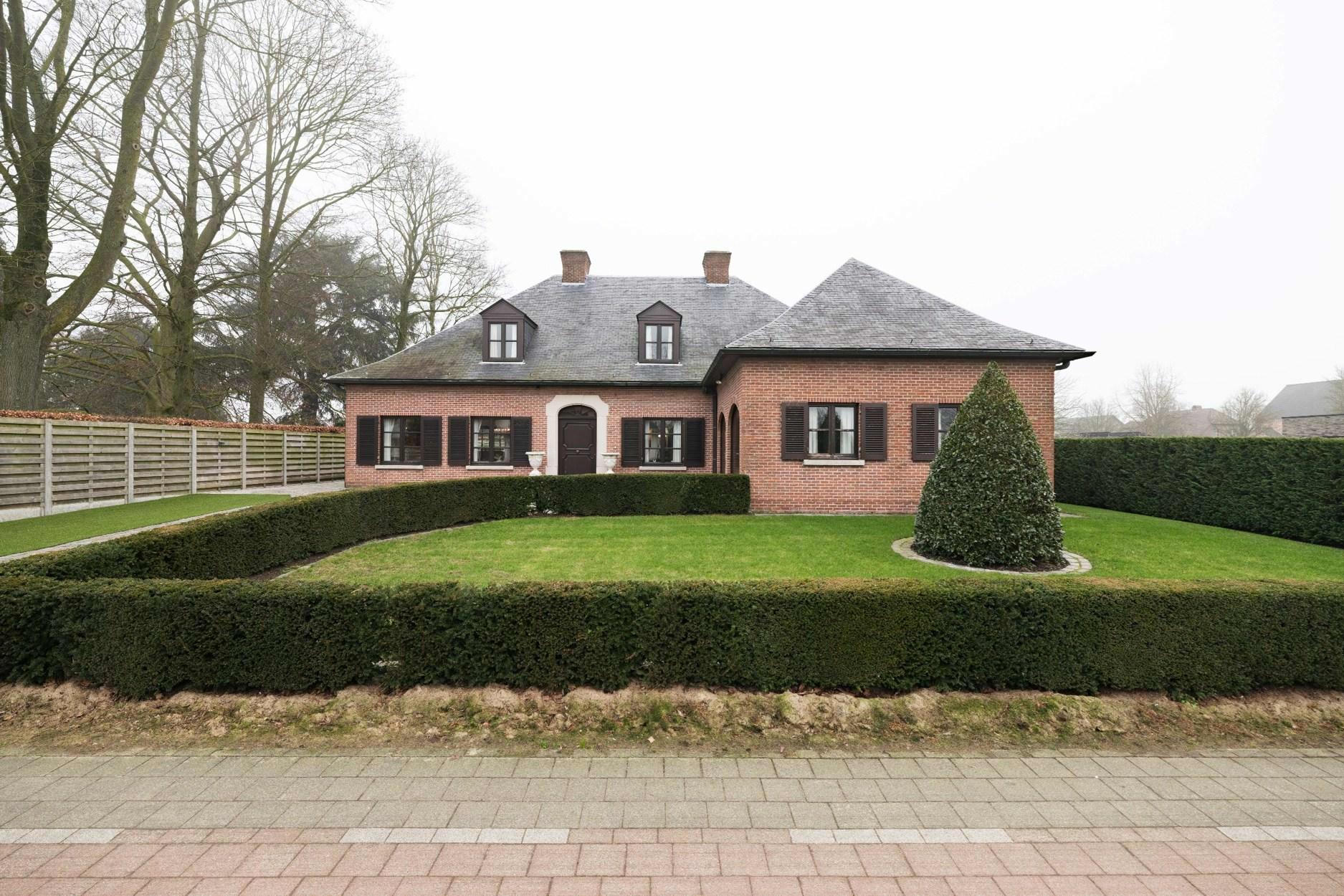 Charmante laagbouw woning met uitbreidingsmogelijkheden op ca. 1.174m² te Tielen/Kasterlee!