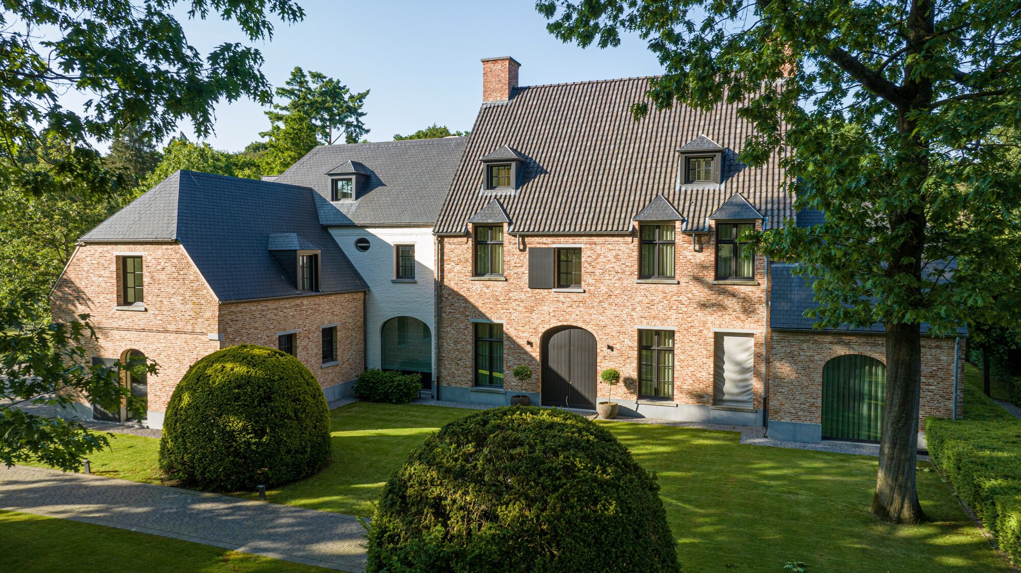 Uitzonderlijke villa op 8.042 m² in het residentiële Oud-Turnhout