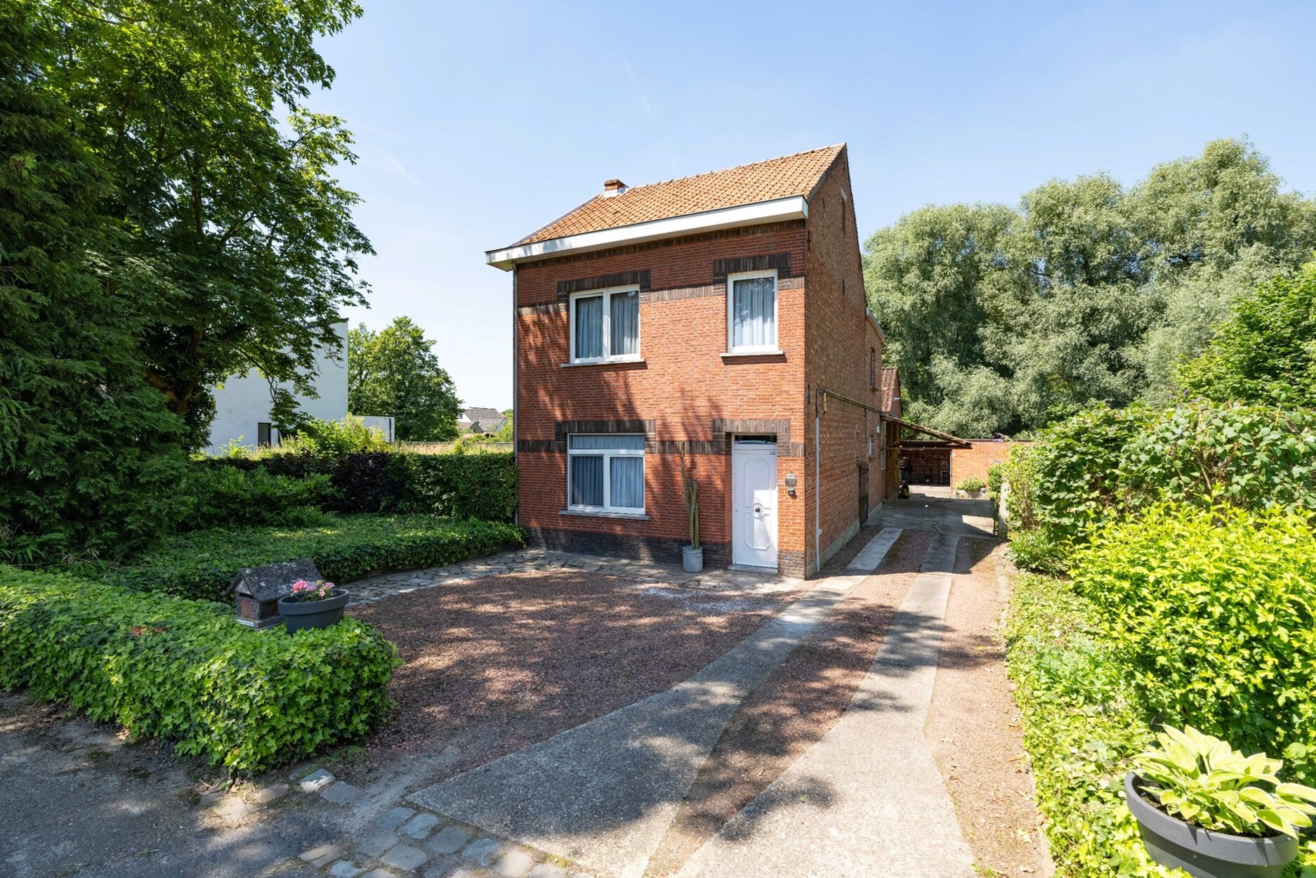 Gezellige woning op ruim perceel van 8292 m²