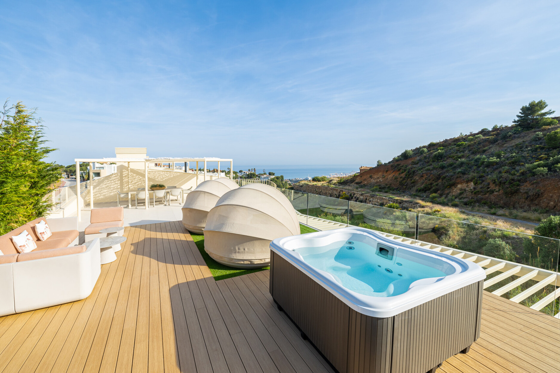 Warm penthouse met panoramisch uitzicht op zee in El Higuerón